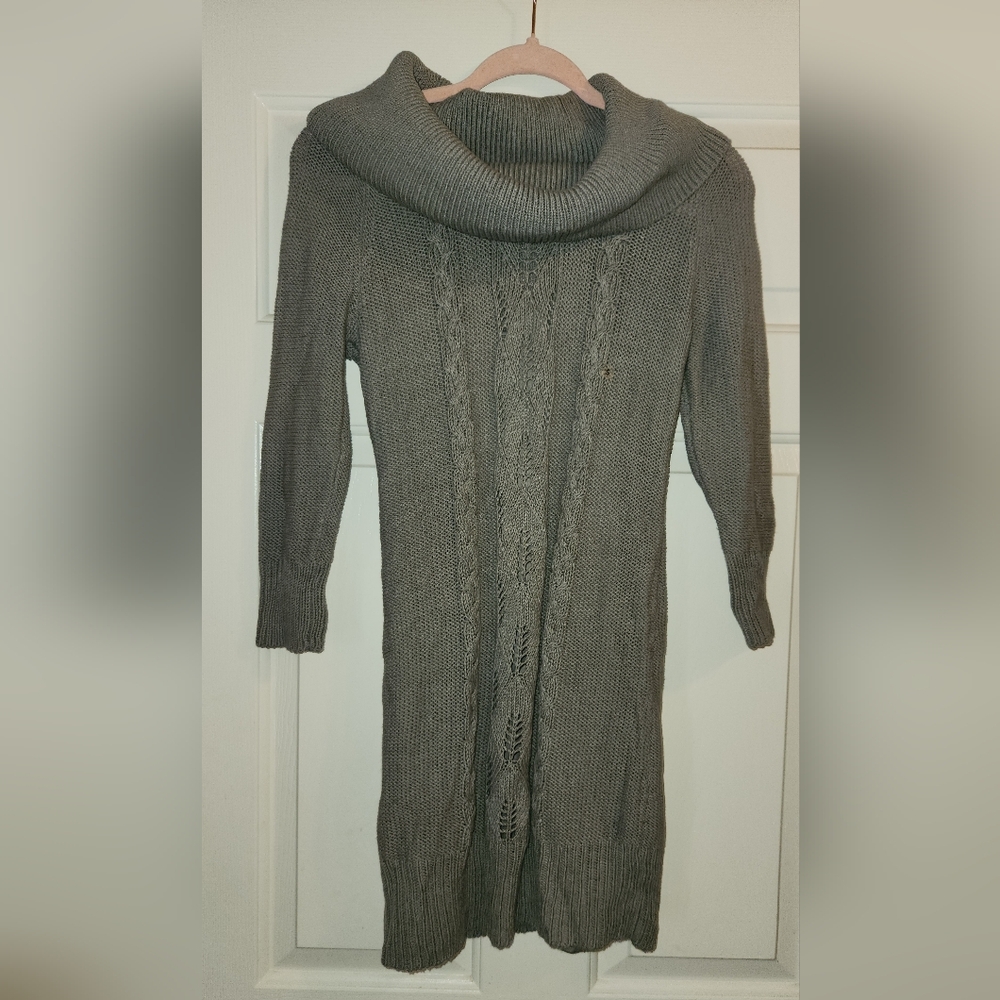FINAL PRICE!! NWT ! AMERICAN EAGLE OUTFITTERS SWEATER DRESS!